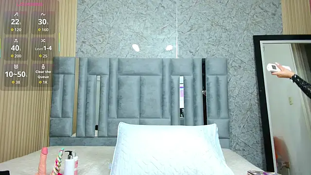 Snapshot of veronicaroose_ chatting on October 18, 2025, 1:12 pm veronicaroose online show from October 18, 2025, 1:12 pm