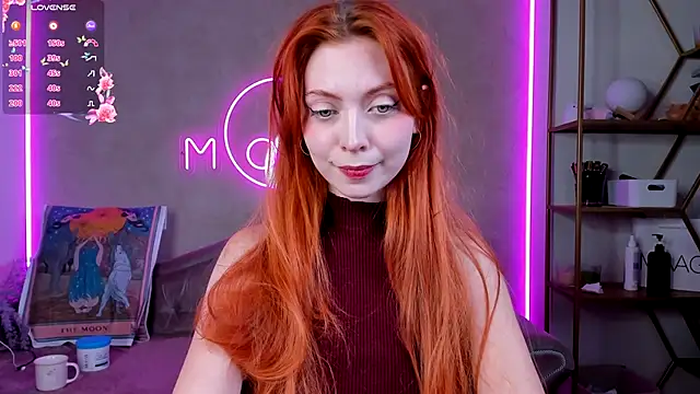 Snapshot of lika_lil chatting on November 18, 2025, 7:18 pm lika lil online show from November 18, 2025, 7:18 pm