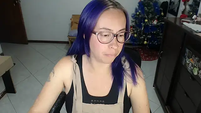 charlottezoe15 online show from November 16, 2025, 11:32 pm