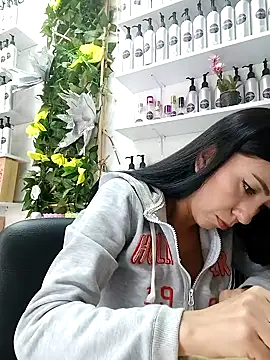 Snapshot of LunaZambrano chatting on January 28, 2025, 8:58 pm LunaZambrano online show from January 28, 2025, 8:58 pm
