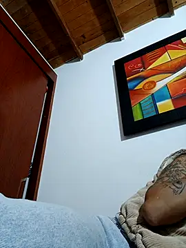 LunaZambrano online show from October 22, 2025, 4:35 am