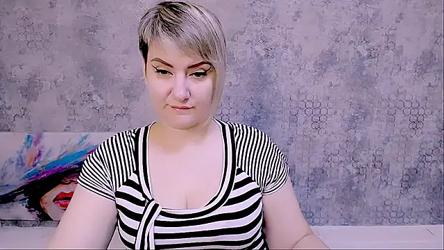 Djullia online show from September 25, 2025, 5:11 am