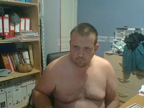 manubm03 online show from June 28, 2026, 7:47 am
