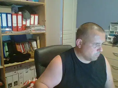 manubm03 online show from July 16, 2026, 10:43 am