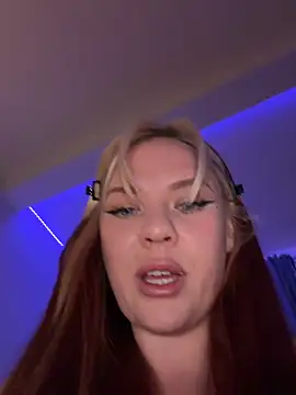 AnjaAmelia online show from April 1, 2026, 6:49 pm