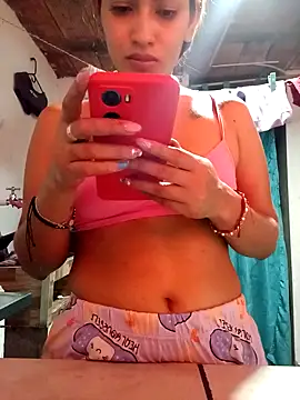 Snapshot of annie-19 chatting on January 23, 2025, 6:35 pm annie-19 online show from January 23, 2025, 6:35 pm