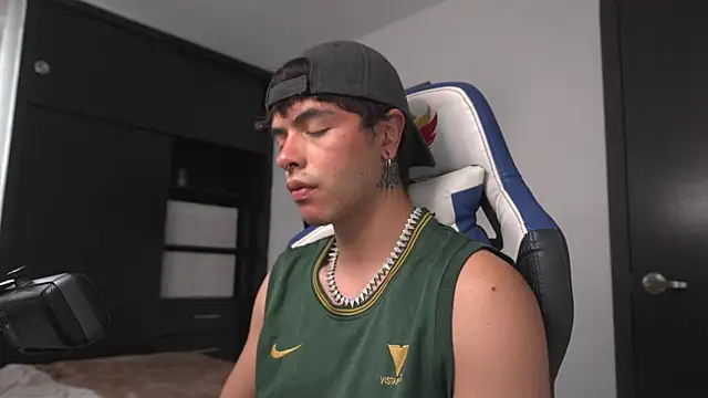 Snapshot of _morghan_ chatting on April 15, 2026, 7:58 pm morghan online show from April 15, 2026, 7:58 pm