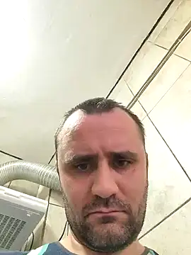 Snapshot of Govora chatting on December 18, 2024, 1:45 pm Govora online show from December 18, 2024, 1:45 pm