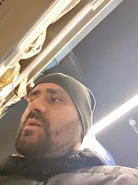 Snapshot of Govora chatting on February 16, 2025, 10:54 am Govora online show from February 16, 2025, 10:54 am