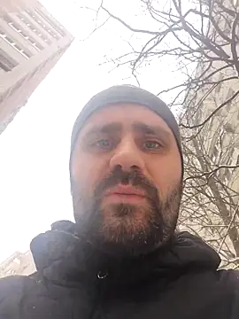 Snapshot of Govora chatting on February 17, 2025, 1:42 pm Govora online show from February 17, 2025, 1:42 pm