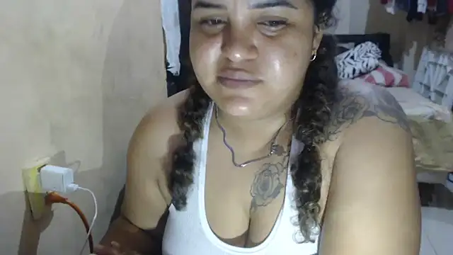 SEXY SENSUALSARA online show from May 20, 2026, 5:02 am