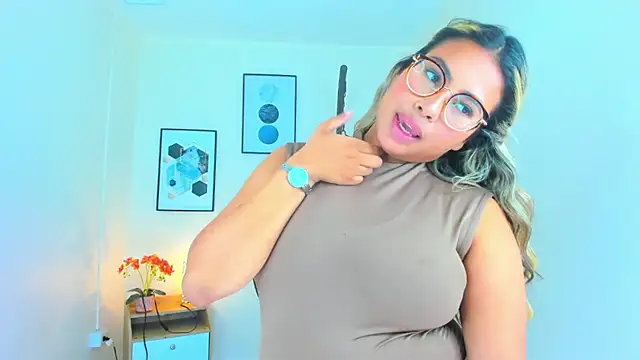 Carlota peach online show from March 1, 2025, 3:10 am