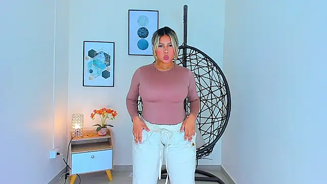 Carlota peach online show from March 13, 2025, 12:56 pm