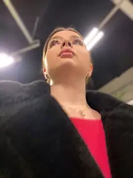 KrisMagnoly online show from February 6, 2025, 4:25 pm