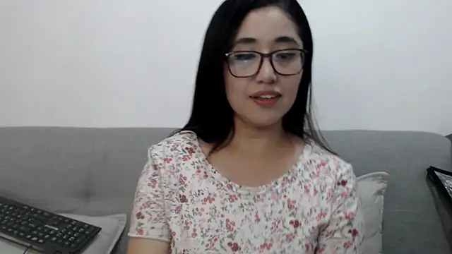 YummymeowW online show from January 24, 2025, 9:15 pm