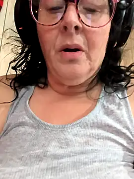 davisdesiresxh online show from September 16, 2025, 1:23 pm