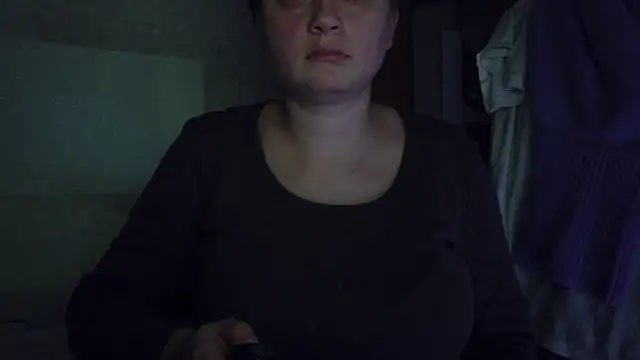 Snapshot of FrumCake chatting on November 2, 2025, 11:40 pm FrumCake online show from November 2, 2025, 11:40 pm