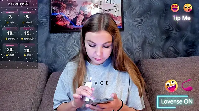 Snapshot of CassieMils chatting on October 22, 2025, 6:02 am CassieMils online show from October 22, 2025, 6:02 am