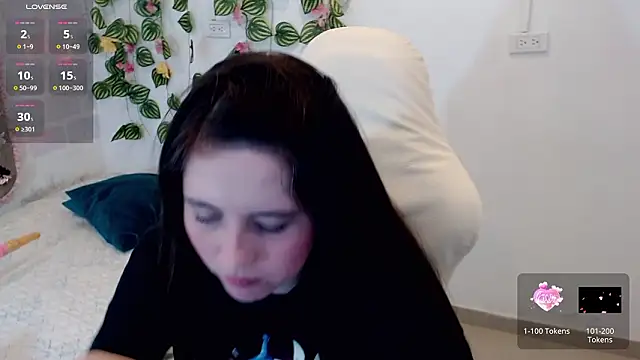 Snapshot of tania_sweet__ chatting on March 18, 2026, 6:55 pm tania sweet online show from March 18, 2026, 6:55 pm