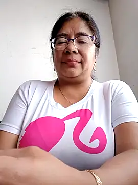   valentina18 online show from December 12, 2024, 4:21 pm
