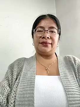   valentina18 online show from November 15, 2025, 1:07 pm