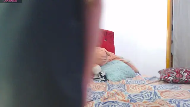 LAICK 01 online show from April 15, 2026, 5:47 am