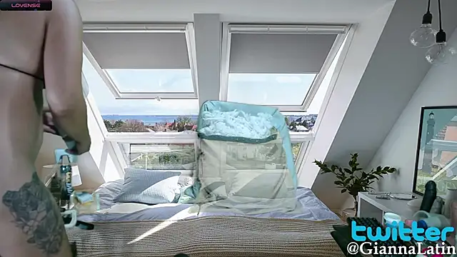 Gianna latin online show from February 18, 2025, 8:03 pm