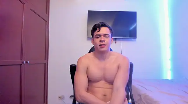 Lucian Gomez  online show from March 11, 2025, 3:23 pm