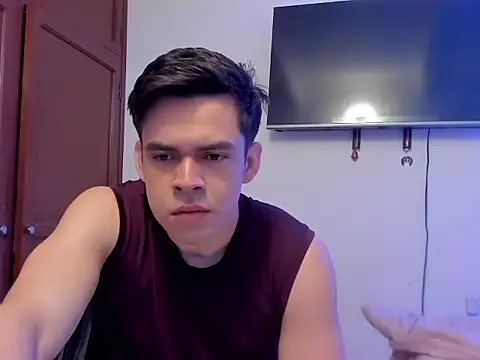Lucian Gomez  online show from October 4, 2025, 1:53 pm