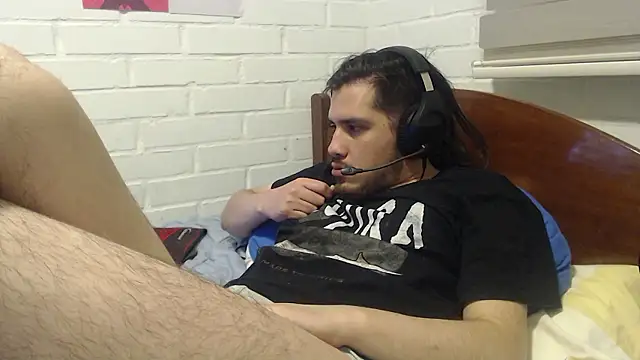 hung weeb online show from December 2, 2024, 3:15 am