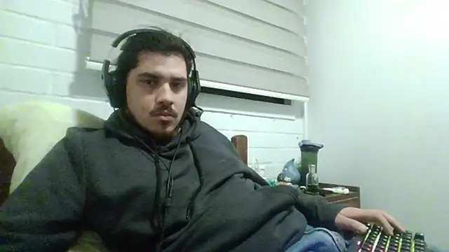 hung weeb online show from April 14, 2026, 1:55 am