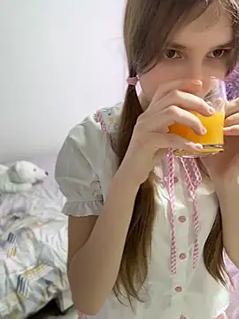 elikako online show from April 18, 2026, 9:24 am