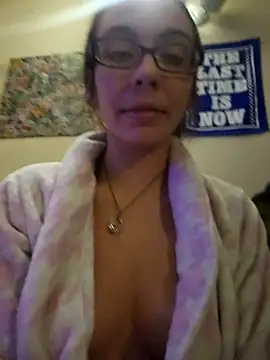 Snapshot of ashleybelle815 chatting on November 12, 2025, 2:34 am ashleybelle815 online show from November 12, 2025, 2:34 am