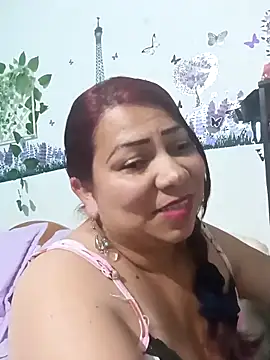 Snapshot of Alyona21 chatting on May 6, 2026, 2:08 am Alyona21 online show from May 6, 2026, 2:08 am