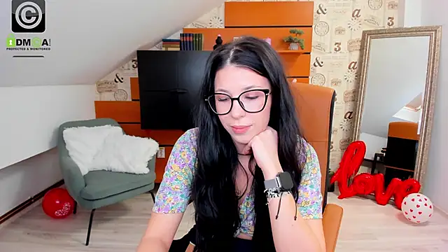 EmillyTaylor online show from February 25, 2025, 10:47 am