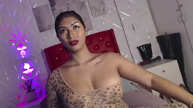 Snapshot of Fortuna_Goddess chatting on November 8, 2025, 9:35 pm Fortuna Goddess online show from November 8, 2025, 9:35 pm