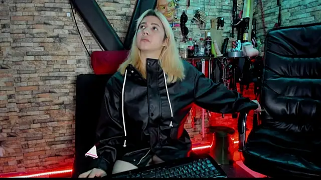 Liltildeman moon online show from November 29, 2025, 4:15 am