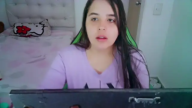 Snapshot of _alicia_z chatting on December 13, 2024, 5:32 pm alicia z online show from December 13, 2024, 5:32 pm