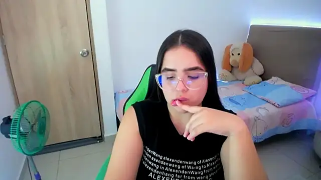 Snapshot of _alicia_z chatting on February 28, 2025, 9:44 pm alicia z online show from February 28, 2025, 9:44 pm