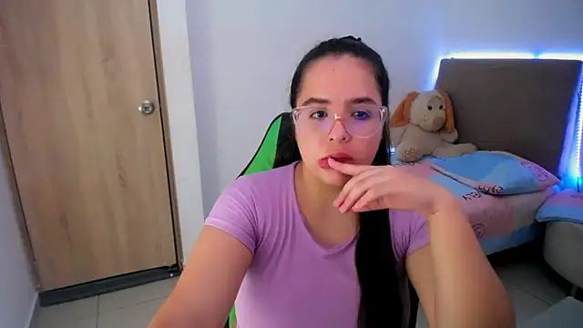 Snapshot of _alicia_z chatting on March 21, 2025, 10:06 pm alicia z online show from March 21, 2025, 10:06 pm