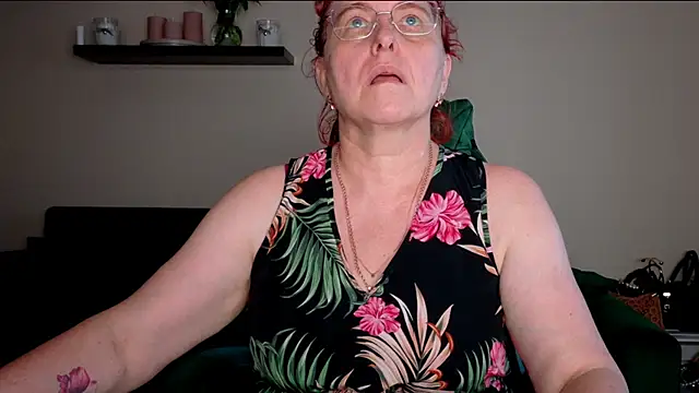 Snapshot of JoannaAndNeighbour chatting on June 29, 2026, 7:14 am JoannaAndNeighbour online show from June 29, 2026, 7:14 am