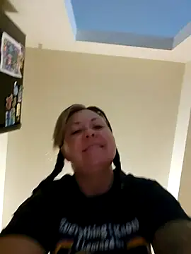 Snapshot of ImpressYouDaily chatting on February 21, 2026, 3:13 pm ImpressYouDaily online show from February 21, 2026, 3:13 pm