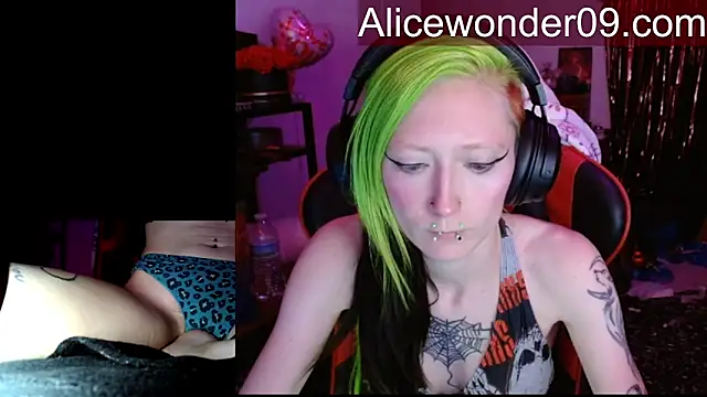 alicewonder09 online show from February 25, 2026, 3:38 am