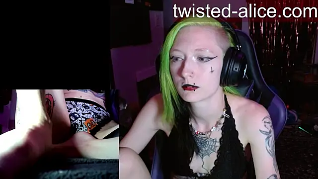 Snapshot of alicewonder09 chatting on July 2, 2026, 3:23 am alicewonder09 online show from July 2, 2026, 3:23 am