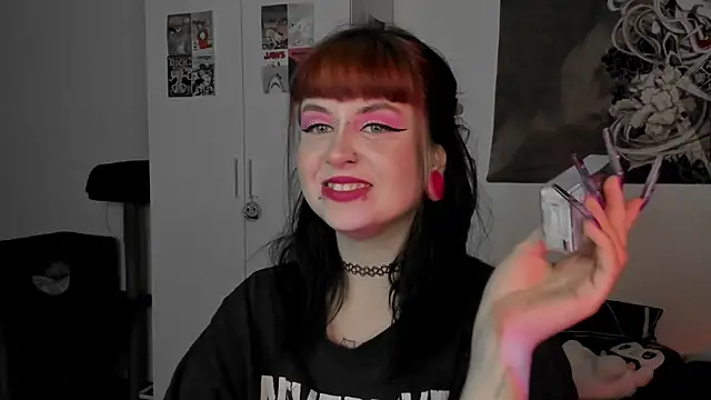 t0riayun0 online show from December 5, 2024, 11:18 pm