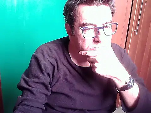 FernandoReuterG online show from October 13, 2025, 2:50 pm