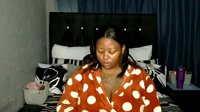 caramelbooty69 online show from March 31, 2026, 4:13 am