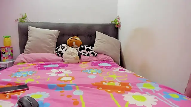 AnnieBellee online show from September 19, 2025, 8:31 pm