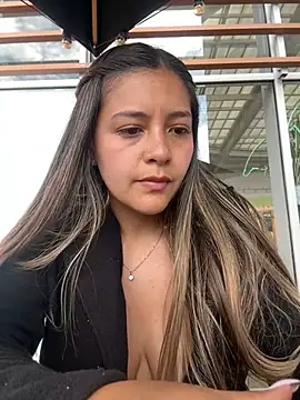 alana 69 online show from March 22, 2025, 4:37 pm