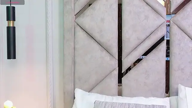 Sara Boom online show from October 22, 2025, 12:38 pm